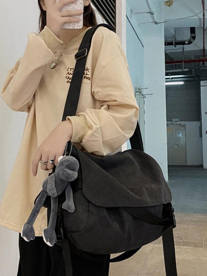 Men'S Plain Canvas Crossbody Bag, Solid Color Trendy Versatile Crossbody Bag with Cartoon Charm, Large Capacity Daily Commuting Shoulder Bag for Work & School